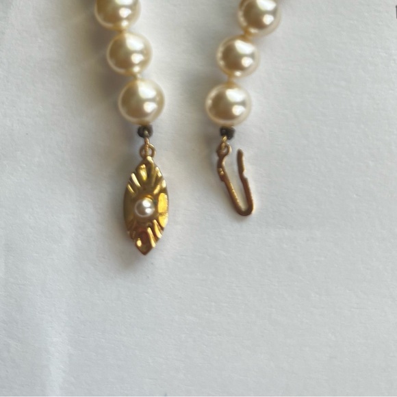 Turquoise and Pearl Necklace - Picture 4 of 5